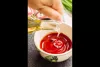 Приготувати соус: до кетчупу Торчин® «Лагідний» додати оливкову олію, лимонний сік, лимонну цедру, сіль та перець.