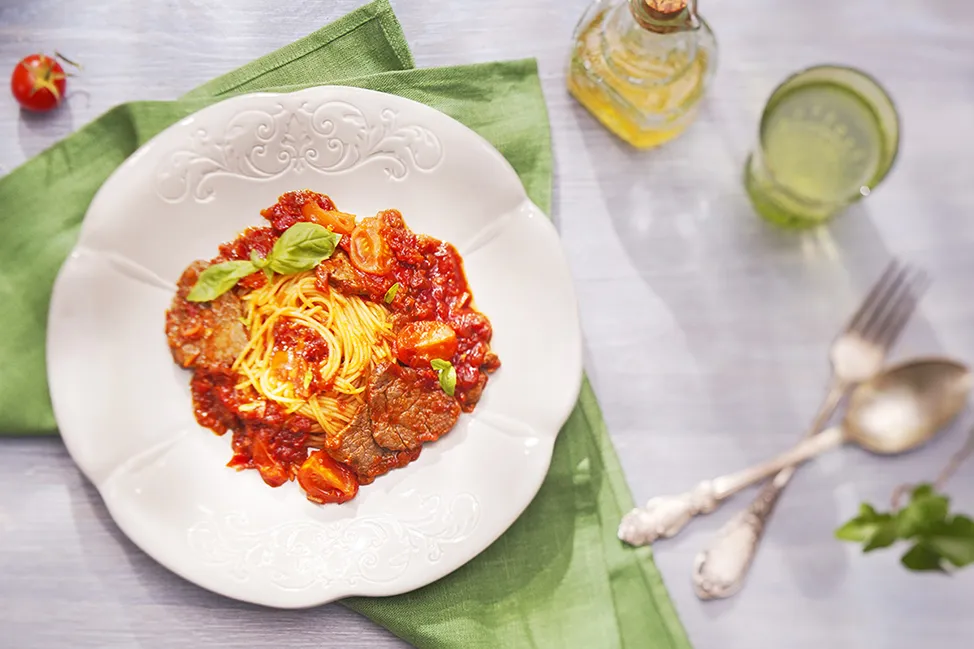 Паста капеліні з яловичиною