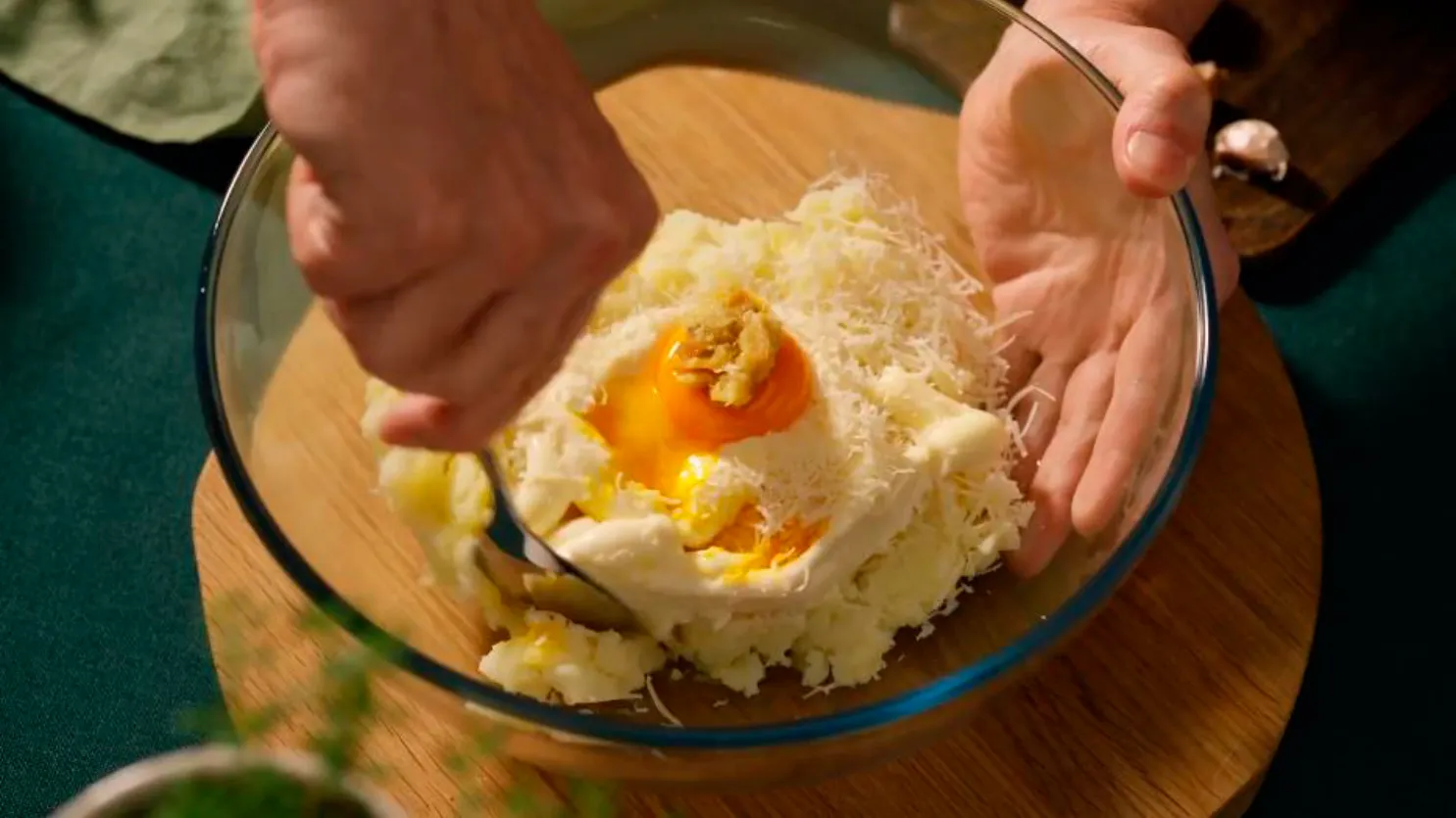 Запечене картопляне пюре з майонезом